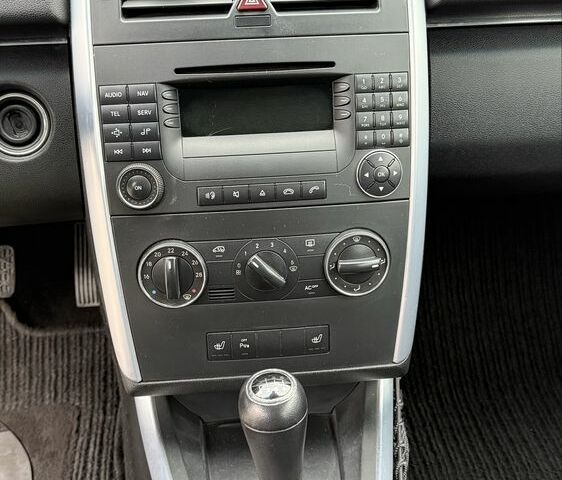 Серый Мерседес Б-класс, объемом двигателя 2 л и пробегом 360 тыс. км за 4950 $, фото 9 на Automoto.ua