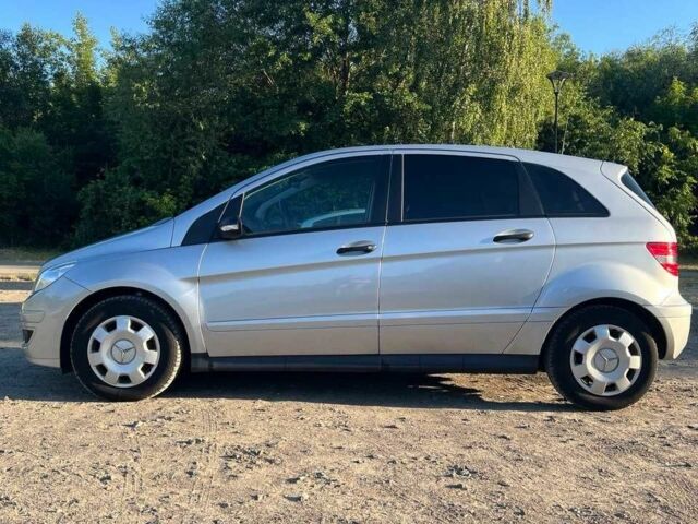 Серый Мерседес Б-класс, объемом двигателя 1.7 л и пробегом 206 тыс. км за 6300 $, фото 2 на Automoto.ua