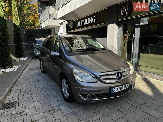 Серый Мерседес Б-класс, объемом двигателя 1.99 л и пробегом 315 тыс. км за 5300 $, фото 1 на Automoto.ua