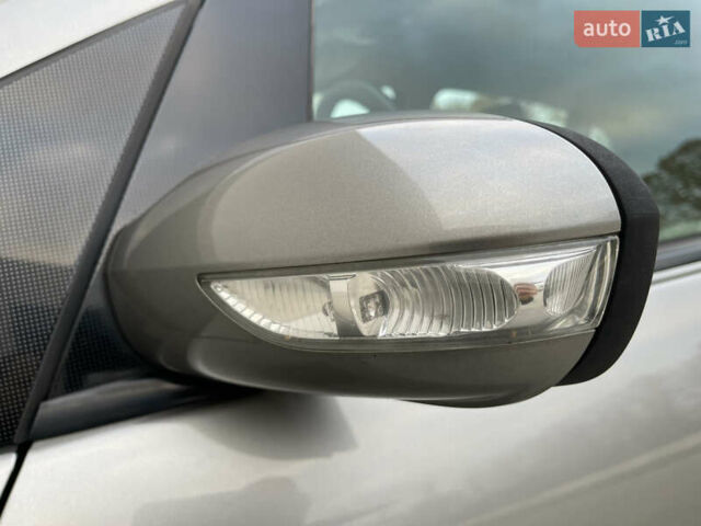 Сірий Мерседес Б-клас, об'ємом двигуна 2 л та пробігом 273 тис. км за 6900 $, фото 47 на Automoto.ua