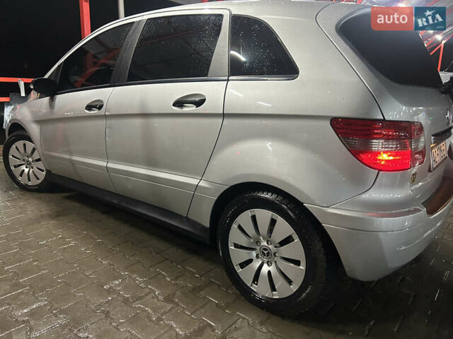 Сірий Мерседес Б-клас, об'ємом двигуна 1.7 л та пробігом 264 тис. км за 5700 $, фото 3 на Automoto.ua