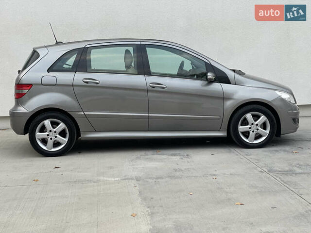 Сірий Мерседес Б-клас, об'ємом двигуна 2 л та пробігом 273 тис. км за 6900 $, фото 2 на Automoto.ua