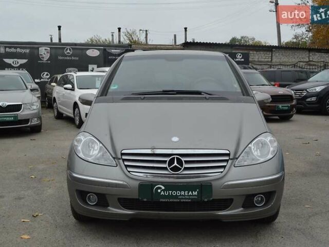 Серый Мерседес Б-класс, объемом двигателя 1.5 л и пробегом 163 тыс. км за 6800 $, фото 7 на Automoto.ua