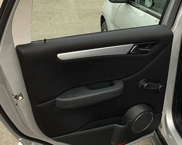 Сірий Мерседес Б-клас, об'ємом двигуна 1.5 л та пробігом 200 тис. км за 6200 $, фото 40 на Automoto.ua