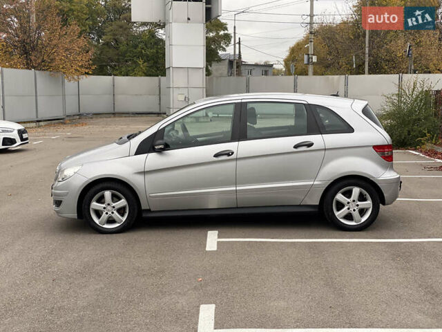 Сірий Мерседес Б-клас, об'ємом двигуна 1.5 л та пробігом 200 тис. км за 6200 $, фото 2 на Automoto.ua