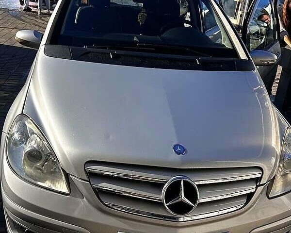 Серый Мерседес Б-класс, объемом двигателя 2 л и пробегом 210 тыс. км за 5500 $, фото 7 на Automoto.ua