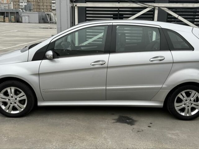 Серый Мерседес Б-класс, объемом двигателя 2 л и пробегом 360 тыс. км за 4950 $, фото 16 на Automoto.ua