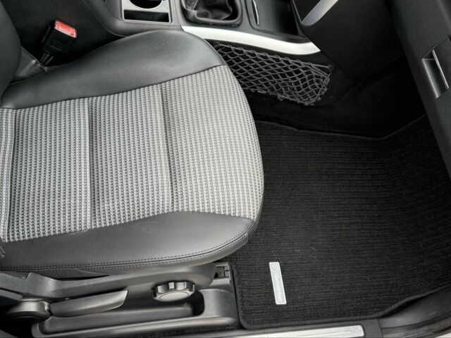 Серый Мерседес Б-класс, объемом двигателя 2 л и пробегом 360 тыс. км за 4950 $, фото 7 на Automoto.ua