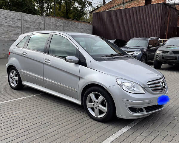 Сірий Мерседес Б-клас, об'ємом двигуна 2 л та пробігом 302 тис. км за 7500 $, фото 1 на Automoto.ua