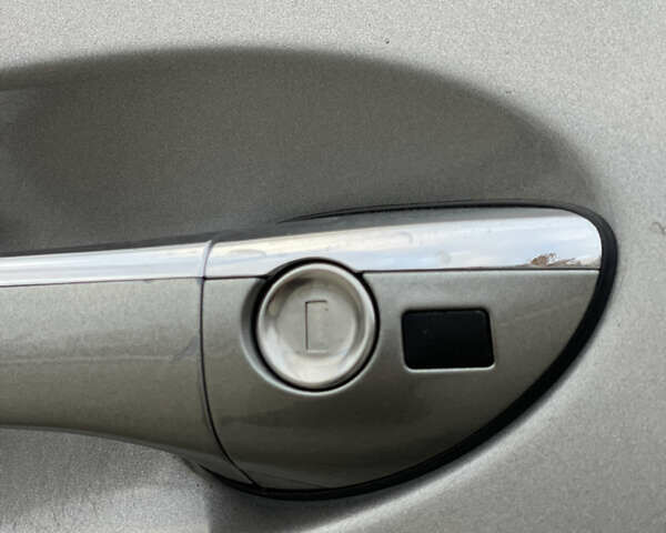 Сірий Мерседес Б-клас, об'ємом двигуна 2 л та пробігом 273 тис. км за 6900 $, фото 50 на Automoto.ua