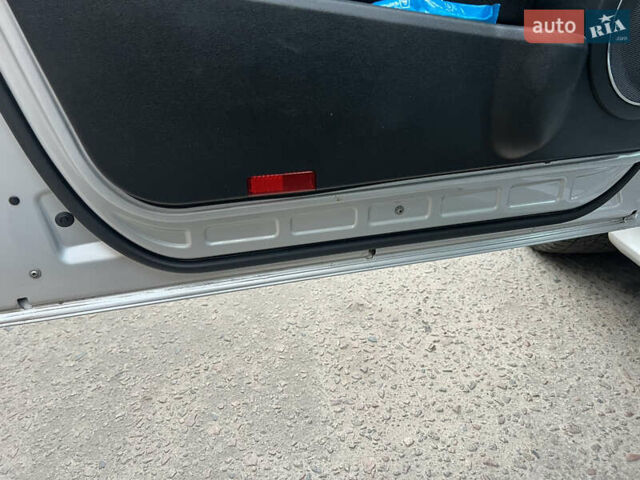 Серый Мерседес Б-класс, объемом двигателя 2 л и пробегом 239 тыс. км за 6500 $, фото 15 на Automoto.ua