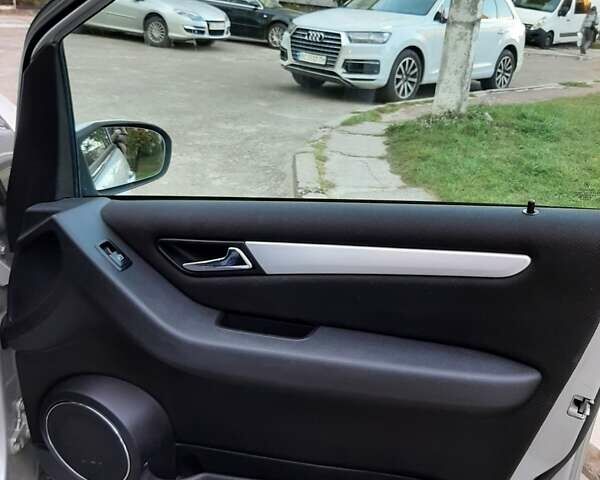 Сірий Мерседес Б-клас, об'ємом двигуна 2.04 л та пробігом 242 тис. км за 6500 $, фото 16 на Automoto.ua