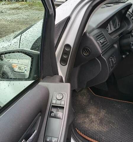 Серый Мерседес Б-класс, объемом двигателя 2 л и пробегом 289 тыс. км за 5700 $, фото 21 на Automoto.ua