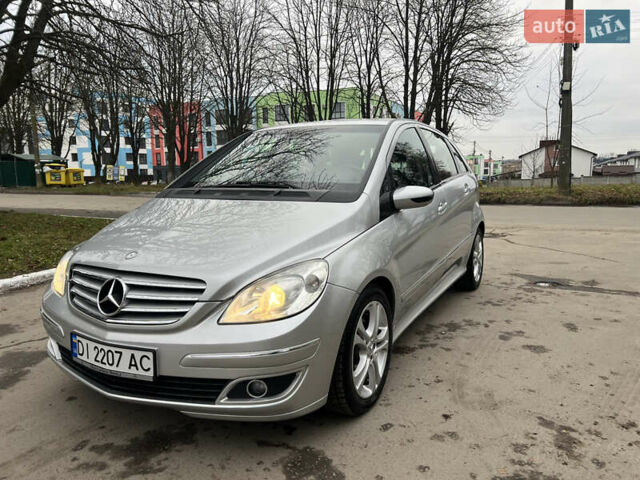 Серый Мерседес Б-класс, объемом двигателя 2 л и пробегом 239 тыс. км за 6500 $, фото 1 на Automoto.ua