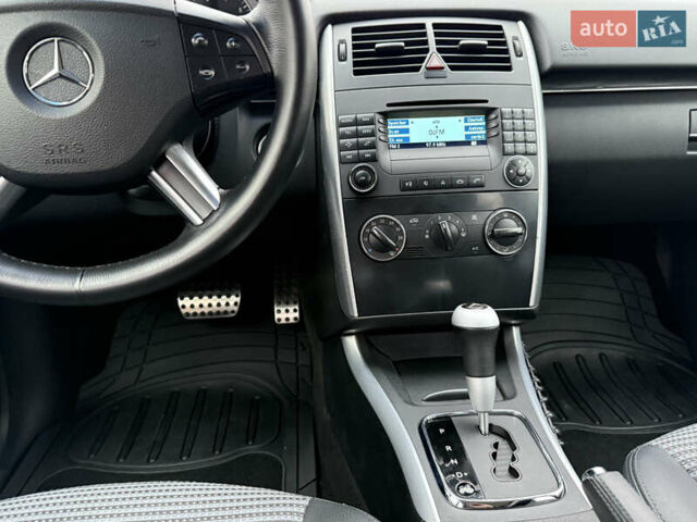 Сірий Мерседес Б-клас, об'ємом двигуна 1.7 л та пробігом 197 тис. км за 6999 $, фото 16 на Automoto.ua