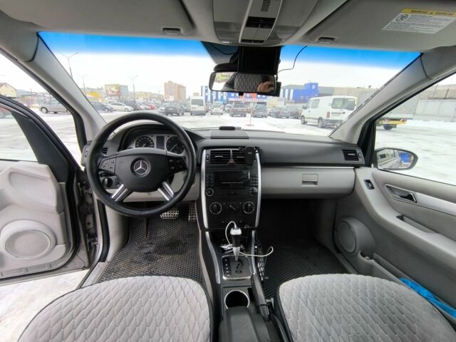 Серый Мерседес Б-класс, объемом двигателя 1.5 л и пробегом 236 тыс. км за 7500 $, фото 8 на Automoto.ua