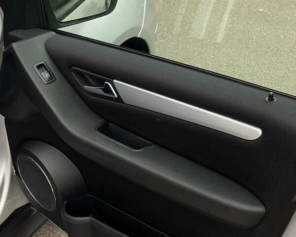 Сірий Мерседес Б-клас, об'ємом двигуна 1.5 л та пробігом 200 тис. км за 6200 $, фото 47 на Automoto.ua