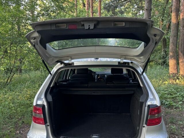 Серый Мерседес Б-класс, объемом двигателя 2 л и пробегом 350 тыс. км за 4500 $, фото 2 на Automoto.ua