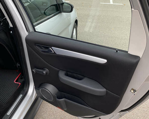 Сірий Мерседес Б-клас, об'ємом двигуна 1.5 л та пробігом 200 тис. км за 6200 $, фото 44 на Automoto.ua