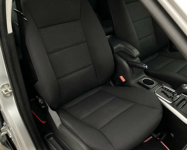 Сірий Мерседес Б-клас, об'ємом двигуна 1.5 л та пробігом 200 тис. км за 6200 $, фото 49 на Automoto.ua