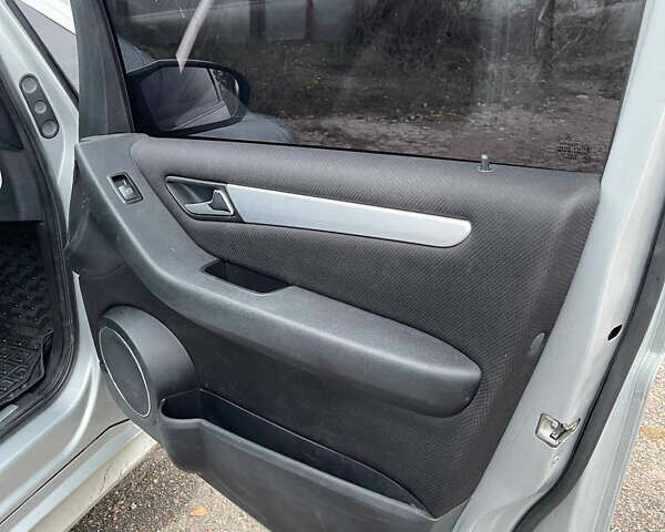 Серый Мерседес Б-класс, объемом двигателя 1.99 л и пробегом 288 тыс. км за 6200 $, фото 5 на Automoto.ua