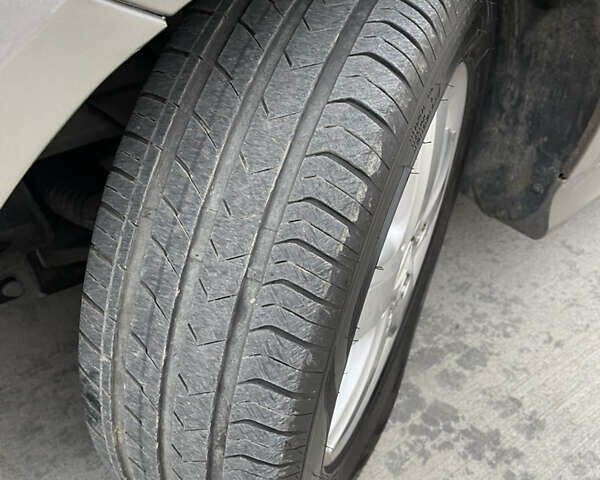 Сірий Мерседес Б-клас, об'ємом двигуна 2 л та пробігом 273 тис. км за 6900 $, фото 53 на Automoto.ua