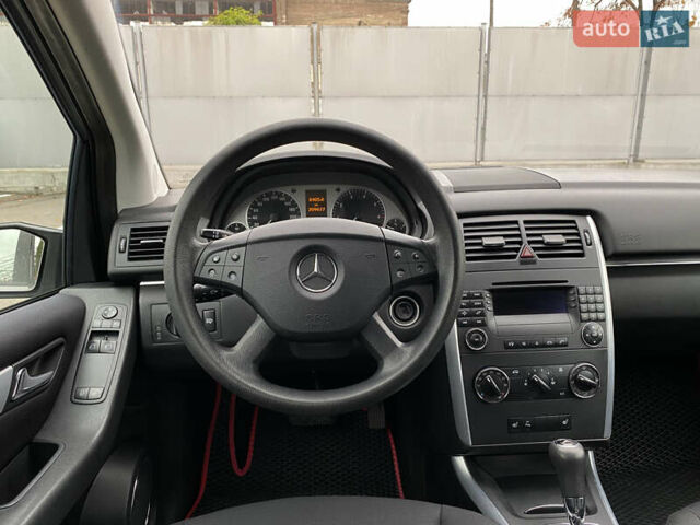 Сірий Мерседес Б-клас, об'ємом двигуна 1.5 л та пробігом 200 тис. км за 6200 $, фото 39 на Automoto.ua