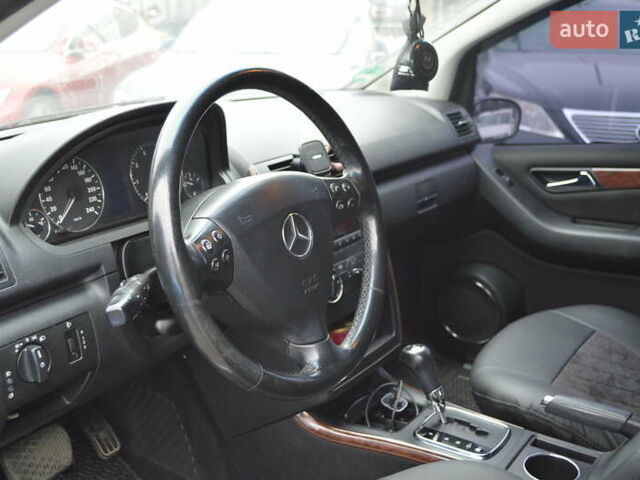 Серый Мерседес Б-класс, объемом двигателя 1.5 л и пробегом 163 тыс. км за 6800 $, фото 14 на Automoto.ua