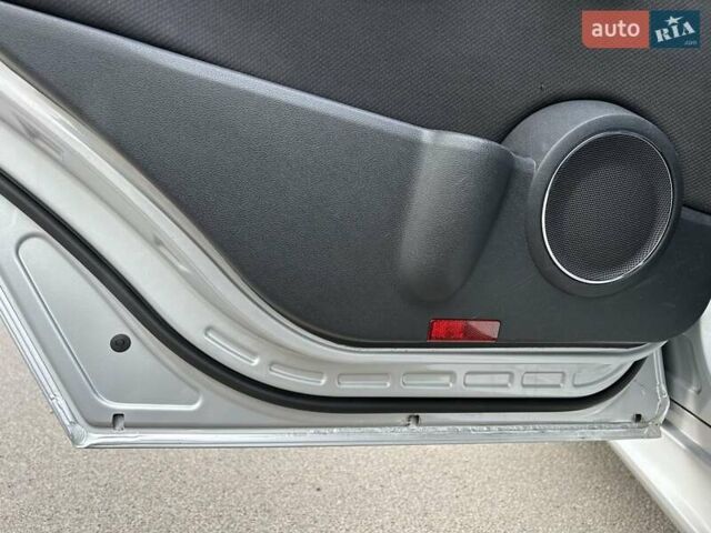 Серый Мерседес Б-класс, объемом двигателя 2.03 л и пробегом 234 тыс. км за 6550 $, фото 49 на Automoto.ua
