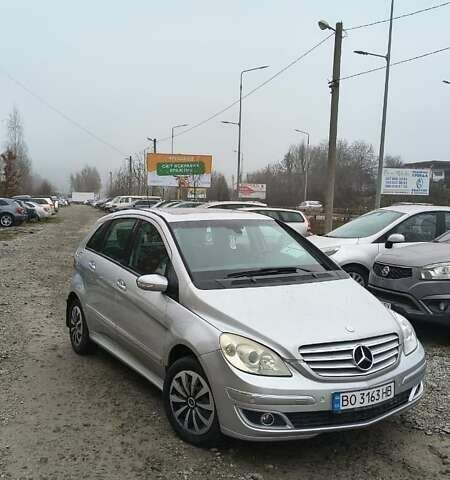 Серый Мерседес Б-класс, объемом двигателя 2 л и пробегом 289 тыс. км за 5700 $, фото 5 на Automoto.ua