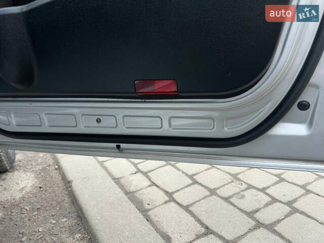 Серый Мерседес Б-класс, объемом двигателя 2 л и пробегом 239 тыс. км за 6500 $, фото 17 на Automoto.ua