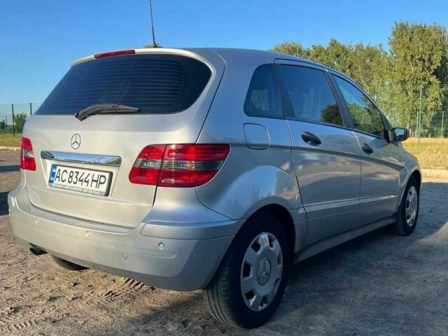 Серый Мерседес Б-класс, объемом двигателя 1.7 л и пробегом 206 тыс. км за 6300 $, фото 5 на Automoto.ua