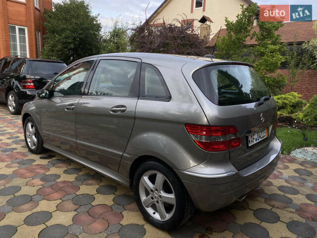Сірий Мерседес Б-клас, об'ємом двигуна 2 л та пробігом 250 тис. км за 7200 $, фото 12 на Automoto.ua