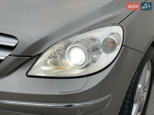 Сірий Мерседес Б-клас, об'ємом двигуна 2 л та пробігом 273 тис. км за 6900 $, фото 51 на Automoto.ua