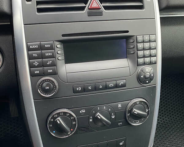 Сірий Мерседес Б-клас, об'ємом двигуна 1.5 л та пробігом 200 тис. км за 6200 $, фото 57 на Automoto.ua