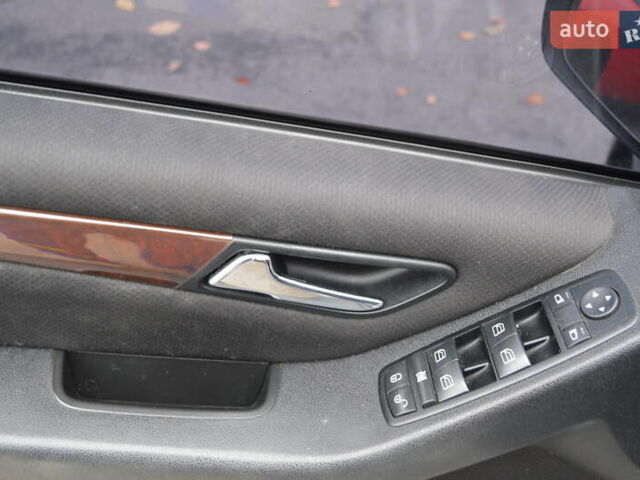 Серый Мерседес Б-класс, объемом двигателя 1.5 л и пробегом 163 тыс. км за 6800 $, фото 20 на Automoto.ua