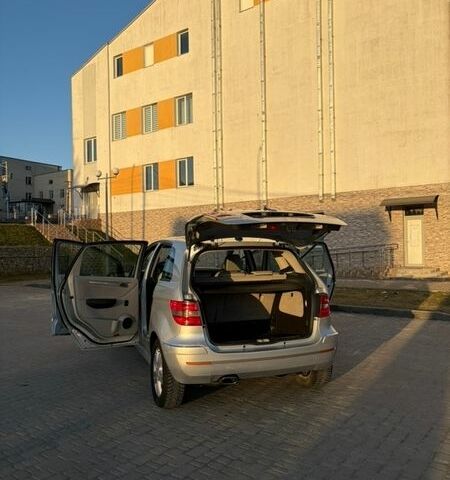 Сірий Мерседес Б-клас, об'ємом двигуна 1.5 л та пробігом 196 тис. км за 5800 $, фото 1 на Automoto.ua