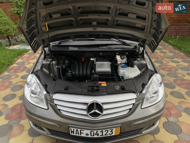 Серый Мерседес Б-класс, объемом двигателя 2 л и пробегом 250 тыс. км за 6900 $, фото 43 на Automoto.ua