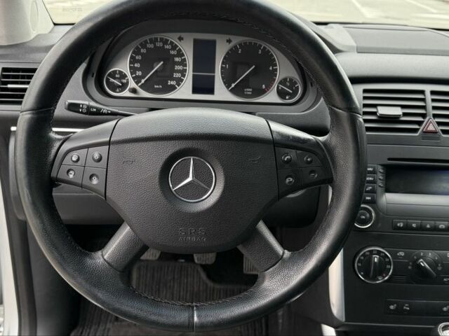 Серый Мерседес Б-класс, объемом двигателя 2 л и пробегом 360 тыс. км за 4950 $, фото 10 на Automoto.ua