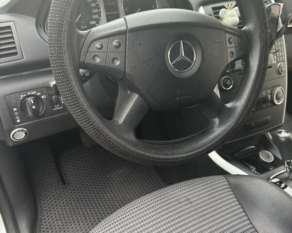 Серый Мерседес Б-класс, объемом двигателя 2.03 л и пробегом 301 тыс. км за 7000 $, фото 5 на Automoto.ua