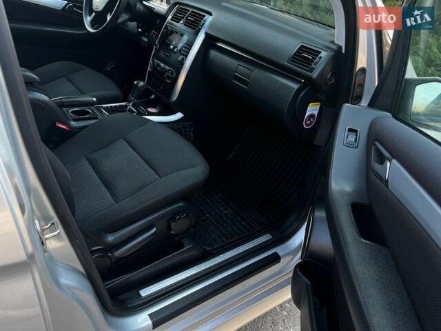 Сірий Мерседес Б-клас, об'ємом двигуна 2 л та пробігом 273 тис. км за 6150 $, фото 39 на Automoto.ua