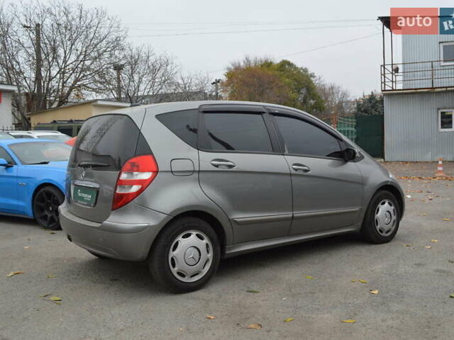 Серый Мерседес Б-класс, объемом двигателя 1.5 л и пробегом 163 тыс. км за 6800 $, фото 5 на Automoto.ua