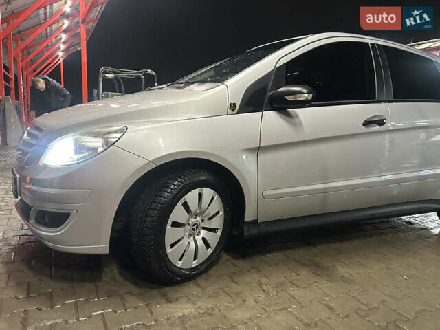 Сірий Мерседес Б-клас, об'ємом двигуна 1.7 л та пробігом 264 тис. км за 5700 $, фото 1 на Automoto.ua