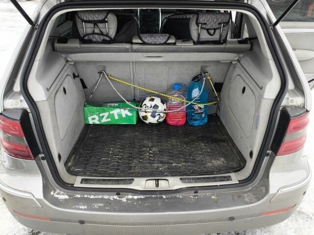 Серый Мерседес Б-класс, объемом двигателя 1.5 л и пробегом 236 тыс. км за 7500 $, фото 11 на Automoto.ua