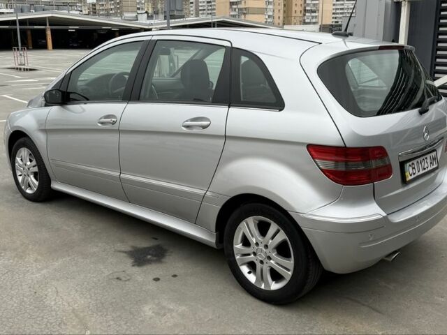Серый Мерседес Б-класс, объемом двигателя 2 л и пробегом 360 тыс. км за 4950 $, фото 2 на Automoto.ua