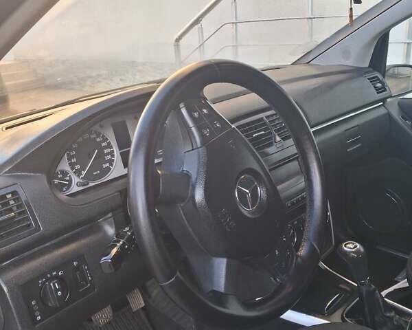 Сірий Мерседес Б-клас, об'ємом двигуна 1.7 л та пробігом 260 тис. км за 5550 $, фото 4 на Automoto.ua