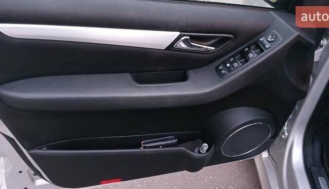 Серый Мерседес Б-класс, объемом двигателя 1.7 л и пробегом 201 тыс. км за 5000 $, фото 11 на Automoto.ua