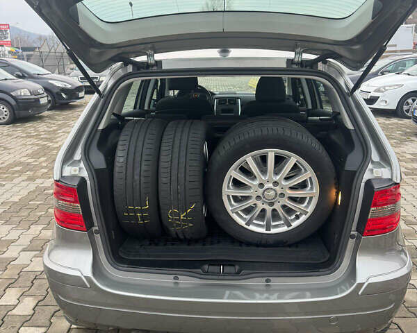 Сірий Мерседес Б-клас, об'ємом двигуна 1.5 л та пробігом 272 тис. км за 6999 $, фото 1 на Automoto.ua