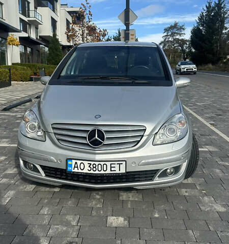 Серый Мерседес Б-класс, объемом двигателя 2 л и пробегом 273 тыс. км за 5500 $, фото 1 на Automoto.ua