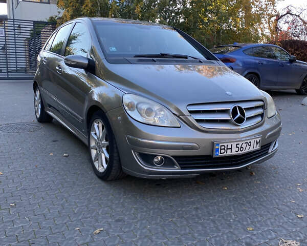 Серый Мерседес Б-класс, объемом двигателя 1.99 л и пробегом 197 тыс. км за 6500 $, фото 9 на Automoto.ua